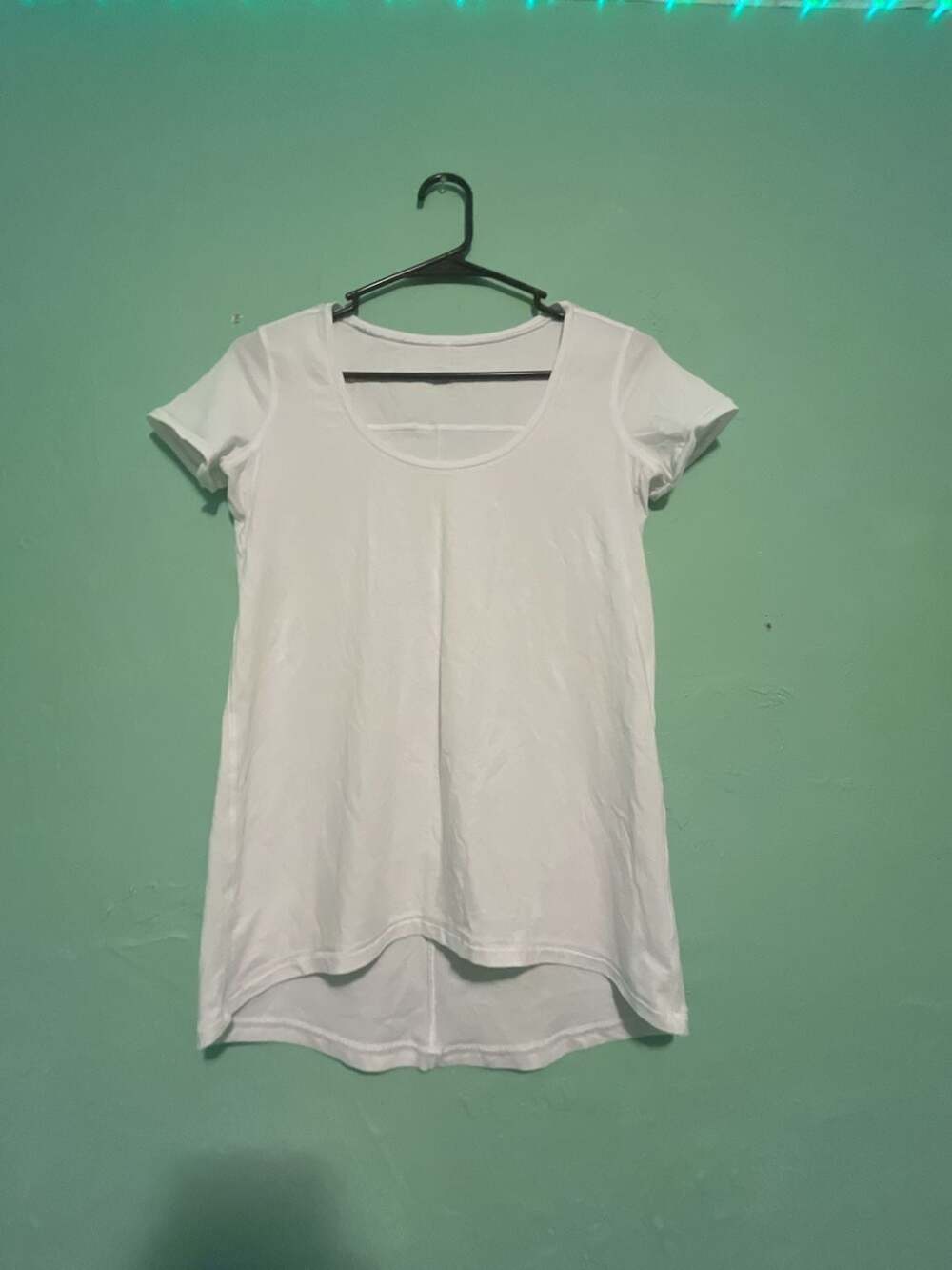 Lululemon White Scoop Neck High-Low Hem T-Shirt
